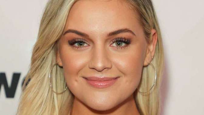 Which of these singers is the prettiest?