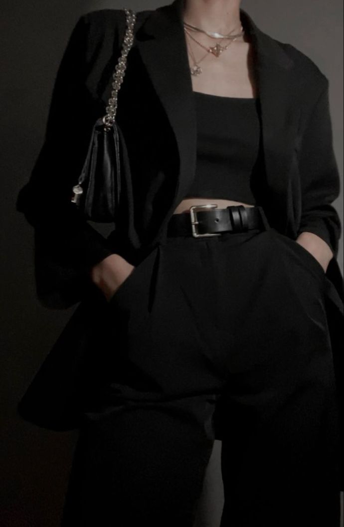 Would outfits like this be allowed in an office?