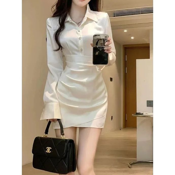 Would outfits like this be allowed in an office?