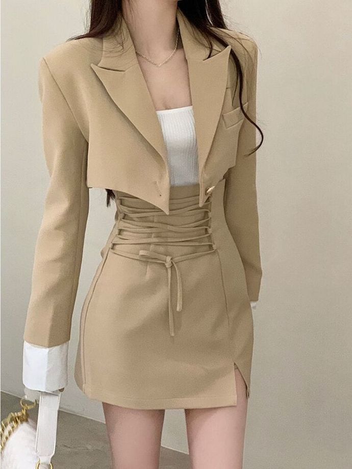 Would outfits like this be allowed in an office?