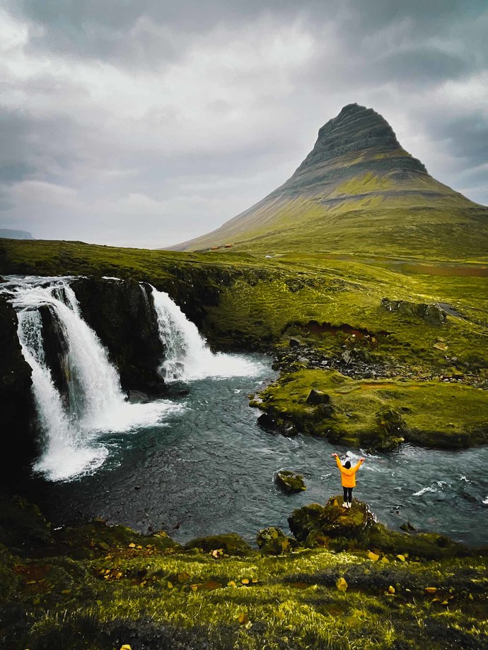 Which landscape do you think is more pretty ?