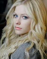 Why people say that dudes prefer blondes?