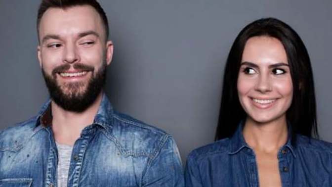 Can you hold a good eye contact when talking to someone your attracted to or do you look away?