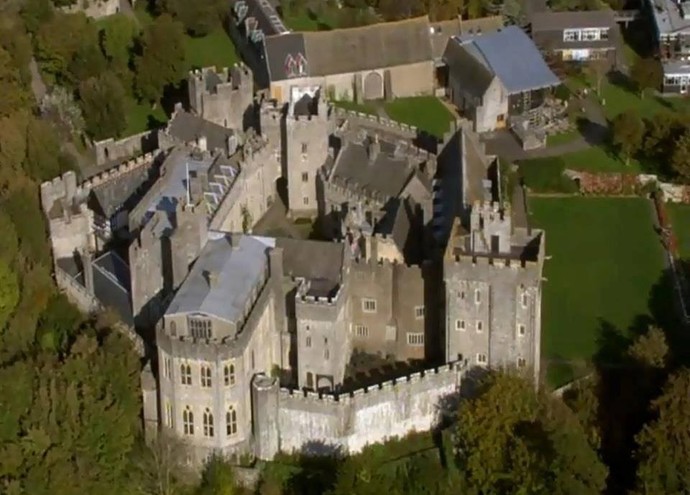 If you were rich, would you put your children in private school?