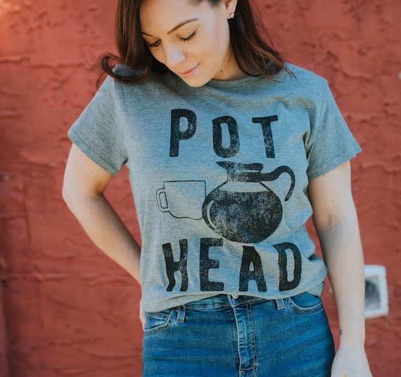 What are some good outfit ideas for a coffee date?