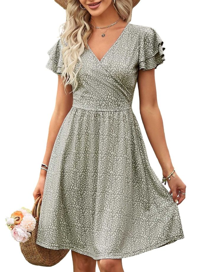 What are some good outfit ideas for a coffee date?