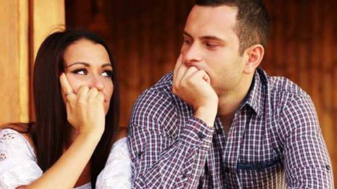 My girlfriend stays out late without calling me during weekdays. Is it unreasonable to ask her to call me?