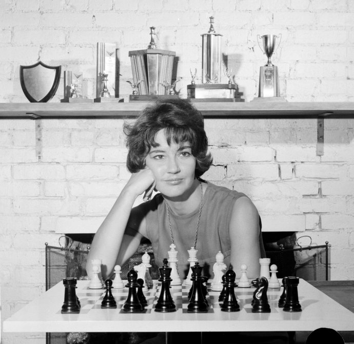 Does anyone use lichess and is up for a challenge or 2?