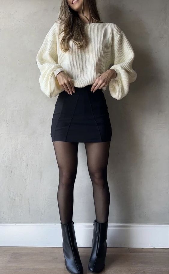 What to wear on an art exhibition?