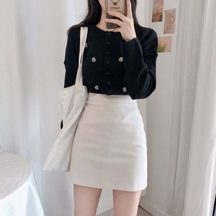 What to wear on an art exhibition?