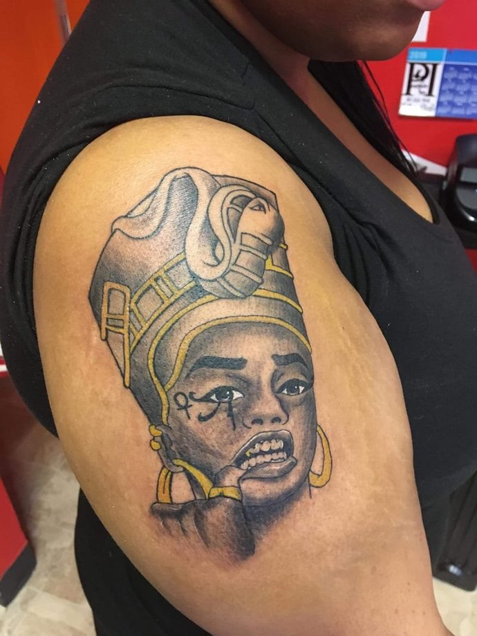 Which shoulder tattoo design do you like ?