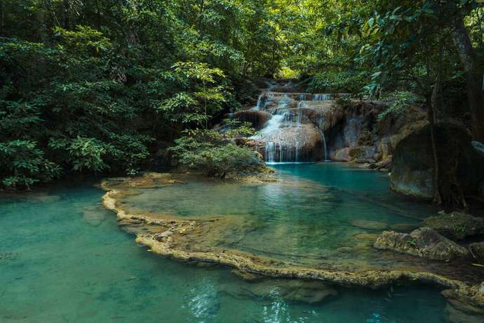 Which photo looks like the cooler place to visit ?