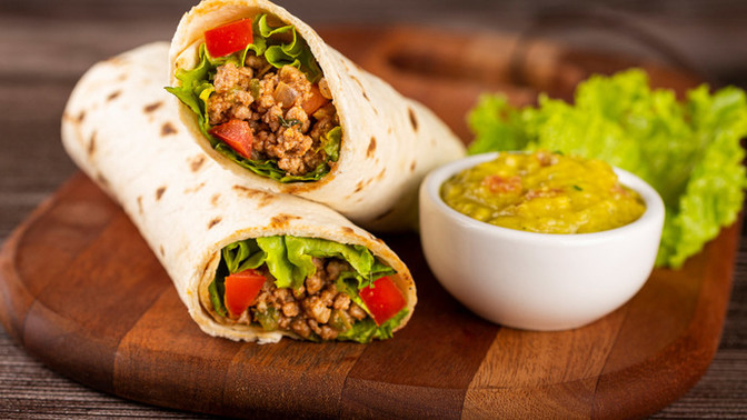 What is the difference between wrap and burrito?
