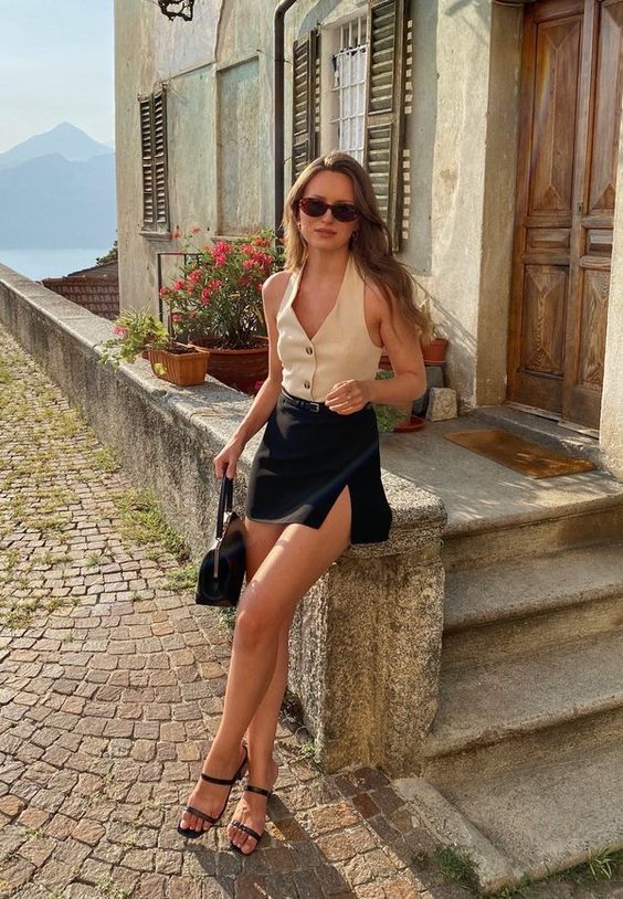 How would you choose your attire for a vacation in a Mediterranean destination?