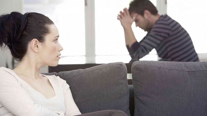 My boyfriend is not romantic enough. Is this just the way he is? Or is it me that expecting too much from him?