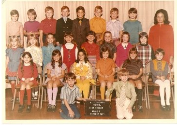 1971-1972 3rd Grade Class Photo (SEP 1971)