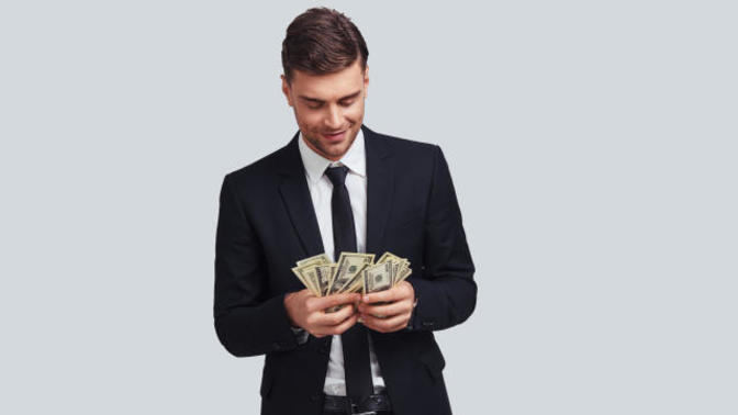Is it true that women easily fall in love with rich guys vs poor guys?