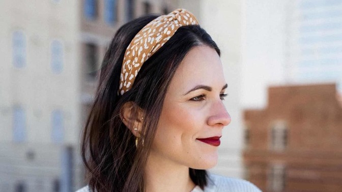 Do you like wearing head bands? Men do you like when girls wear head bands?