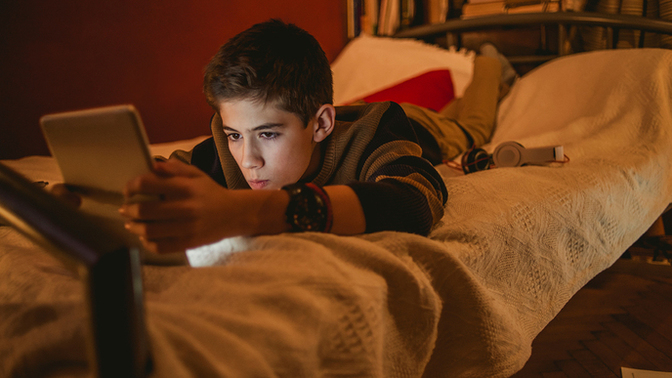 Am I in the wrong for trying to be grown up in 30 years old and he’s only 15?