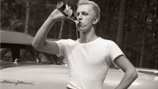 If you were a guy in the '50s, which outfit would you go for?
