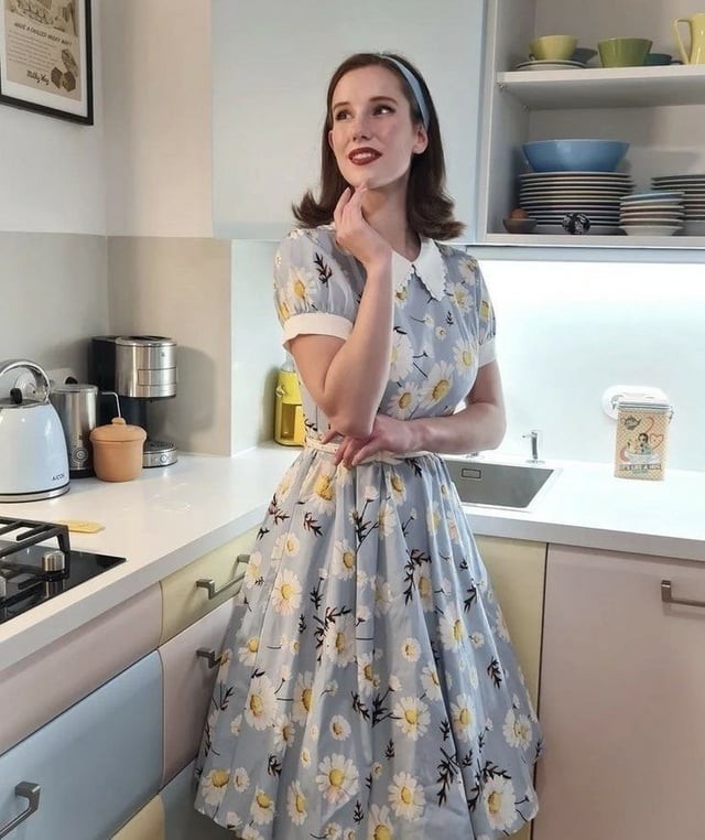 Guys, do you want a modern woman or a traditional woman?