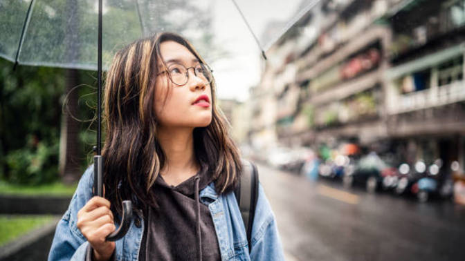 Why do guys dislike girls with glasses?
