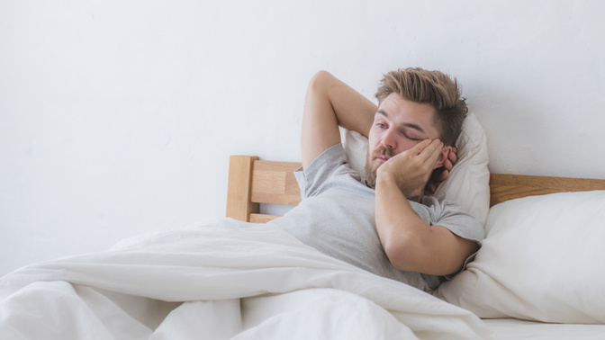 Should a man wake up before or after his girlfriend?