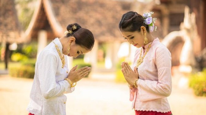 What’s the way of greeting in your country?