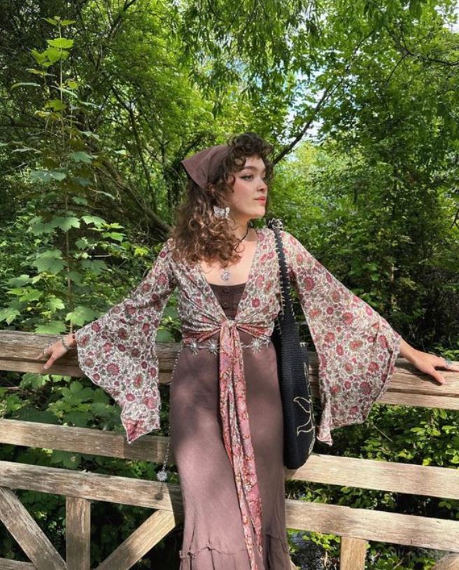 What outfit gives off the most boho vibes?