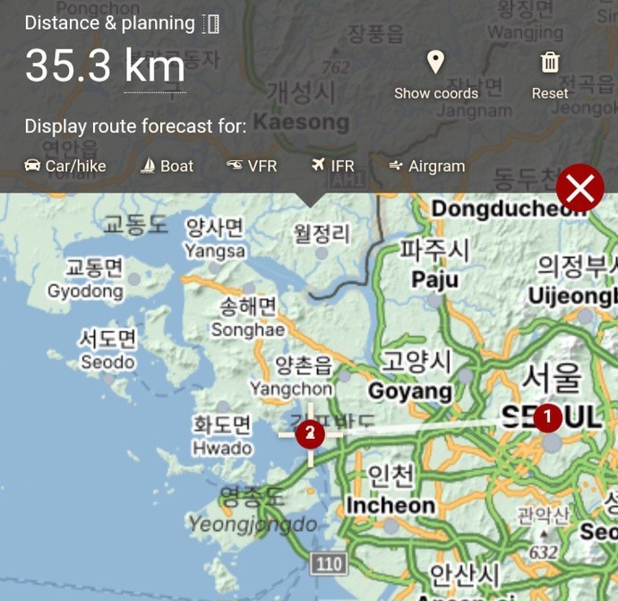 How far away from Seoul to closest sea?