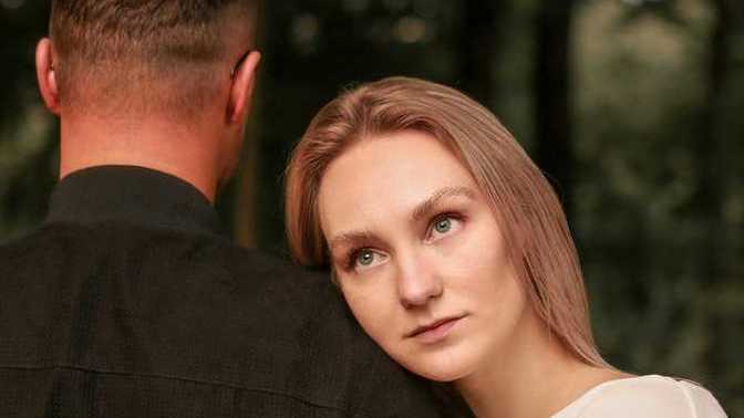 Women overwhelming prefer tall men, there are good biological and social reasons for that (see details below), should men start choosing tall women?