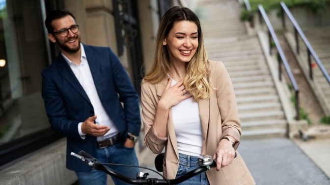 Guys, do you still stop women in the streets to flirt?