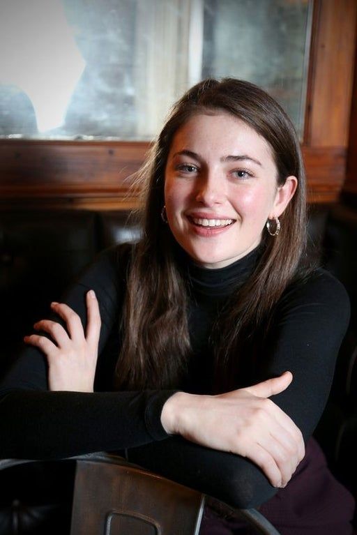 Is the British woman or French woman prettier?