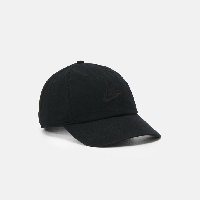 Which cap looks nicer for females?
