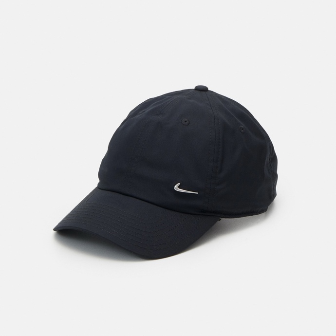 Which cap looks nicer for females?