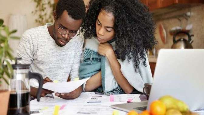 What are some financial boundaries examples in a relationship?