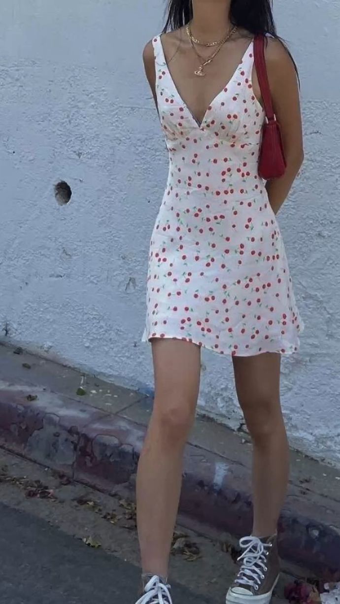 Normcore dresses, yay or not a chance?