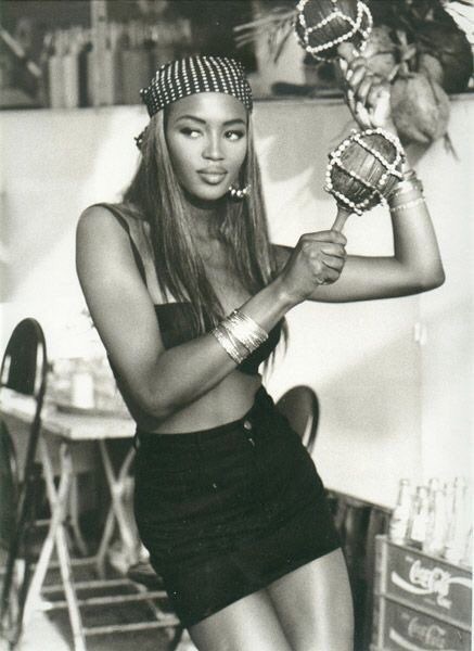 Which sexy pics do you love the most of 90s Naomi Campbell?
