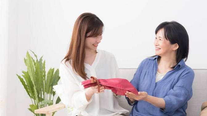 Any gift ideas for a Chinese mother in love?
