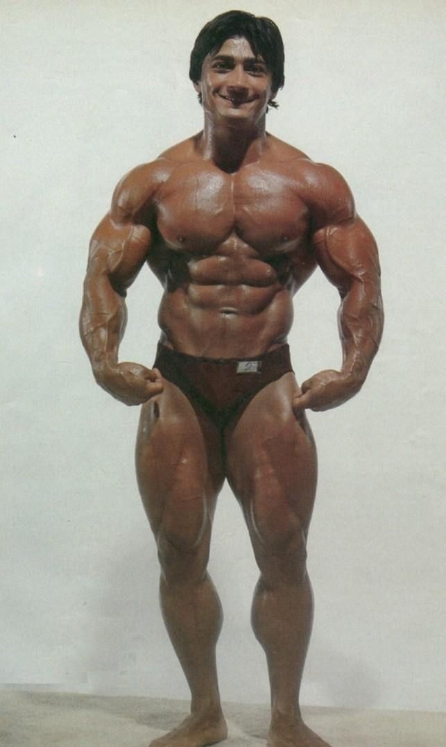 If a short guy (say 57) and a tall guy (61) fought but were equal weight/muscle mass, who would win?
