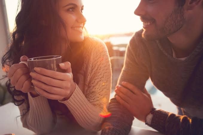 Would you respond to someone who took four days to reply back to your text after going on a few dates?