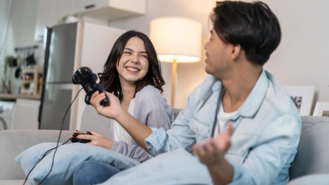 Is it selfish when your boyfriend/girlfriend play games instead of taking care of their partner?