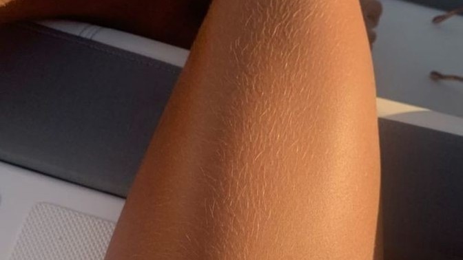 Do you think this woman should shave her thighs?