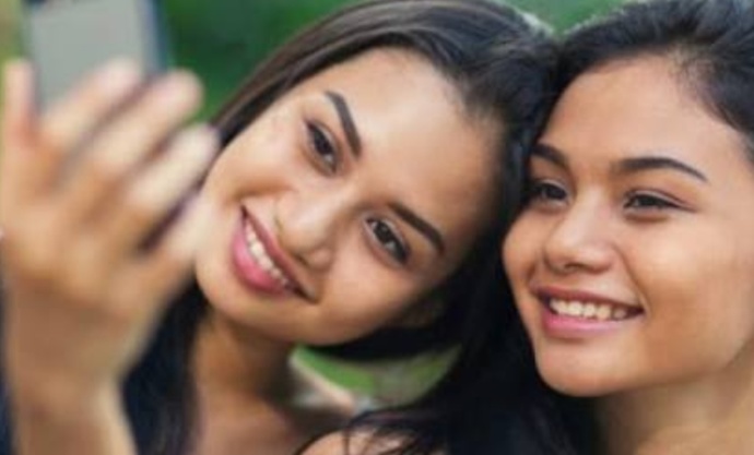 What are filipinos mixed with?