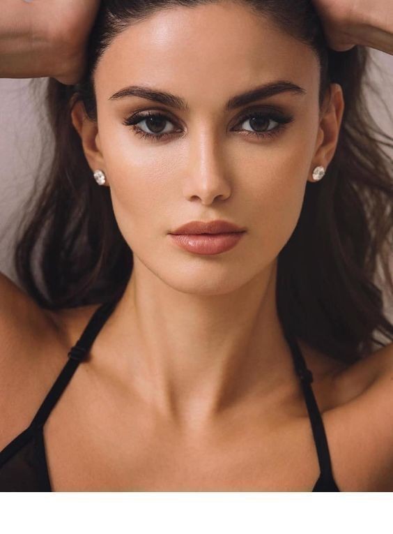 Do you like glowy skin or a matte look ?