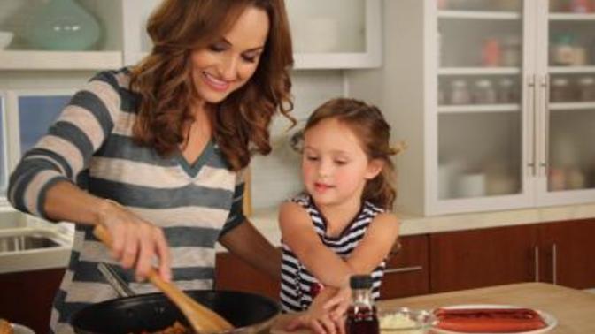 Girls would you like to cook food for your boyfriend/husband and kids? Why?