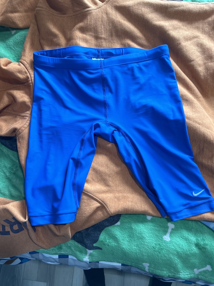Hey girls do you like guys in jammers?