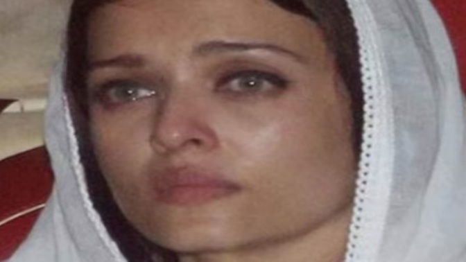 Should women wear makeup to a funeral?