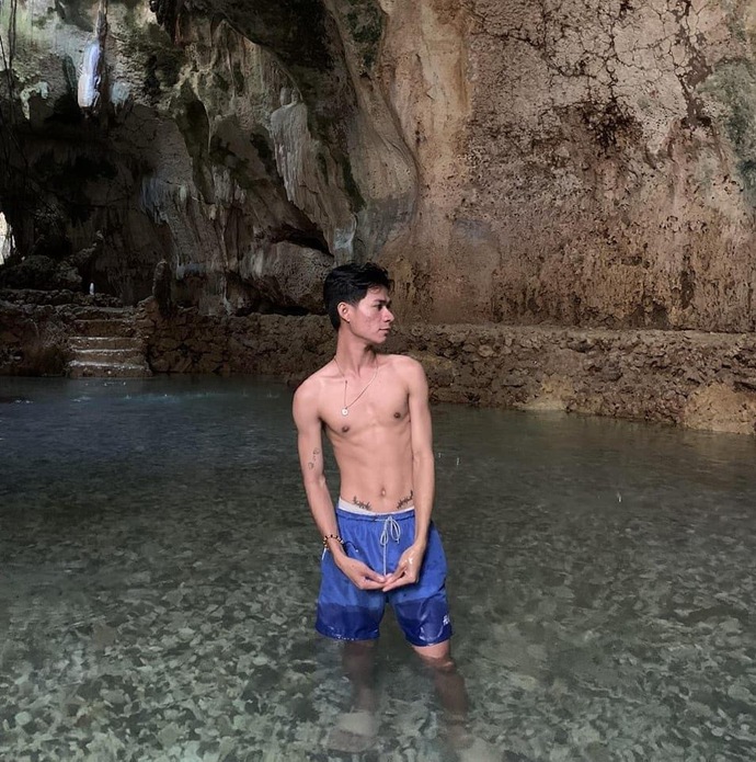 Girls, Would you date a thin guy like this?