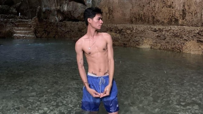 Girls, Would you date a thin guy like this?